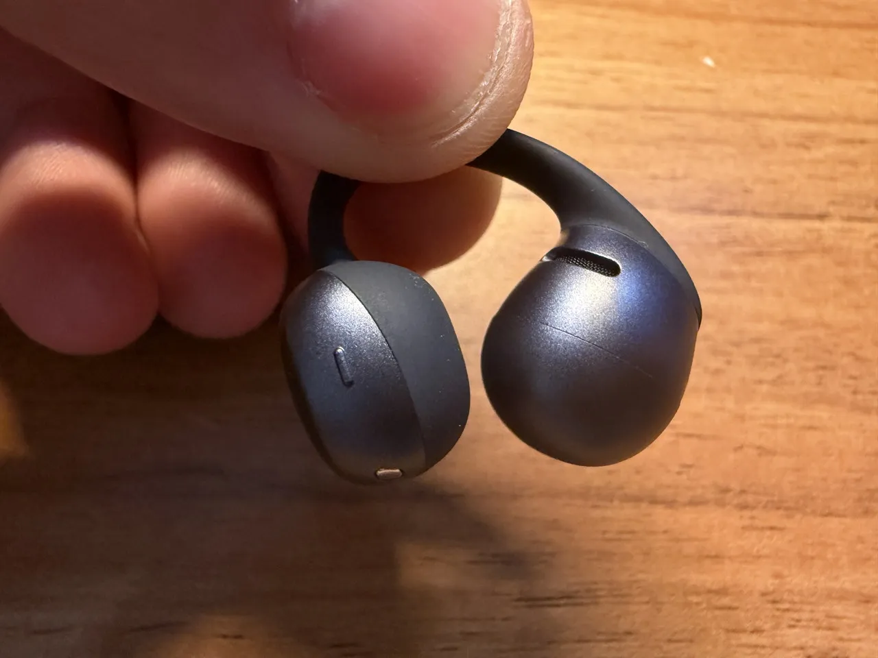OpenDots Airのイヤホン外観
