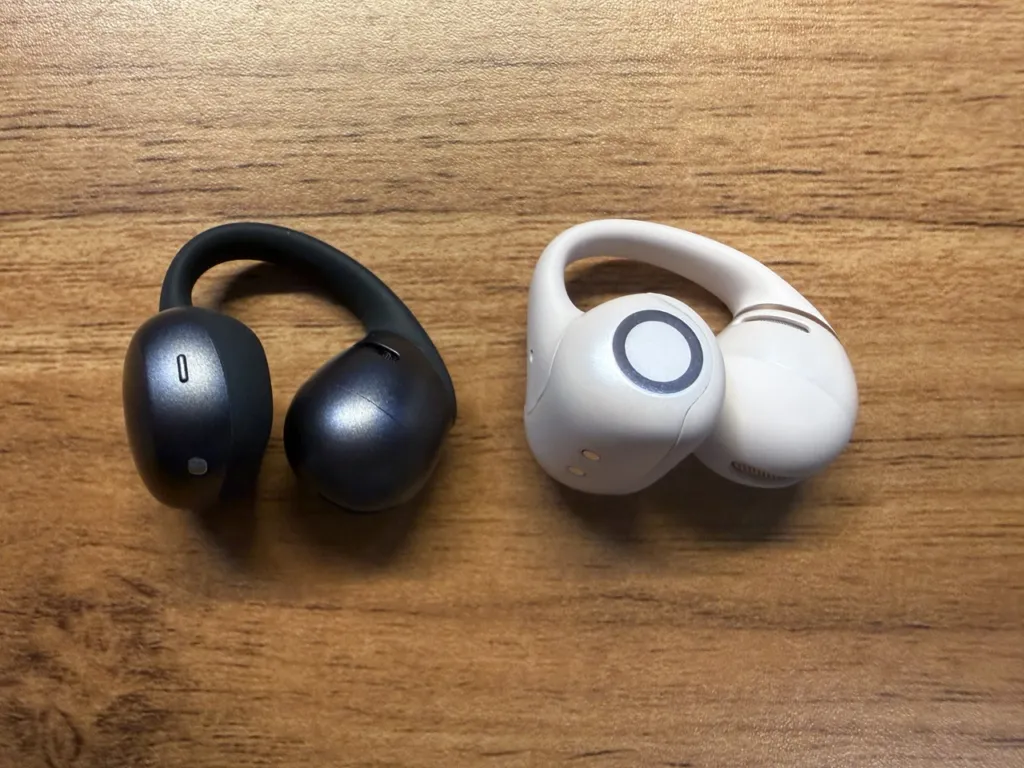 Shokz OpenDots 2 / OpenDots Airのイヤホン単体を並べている