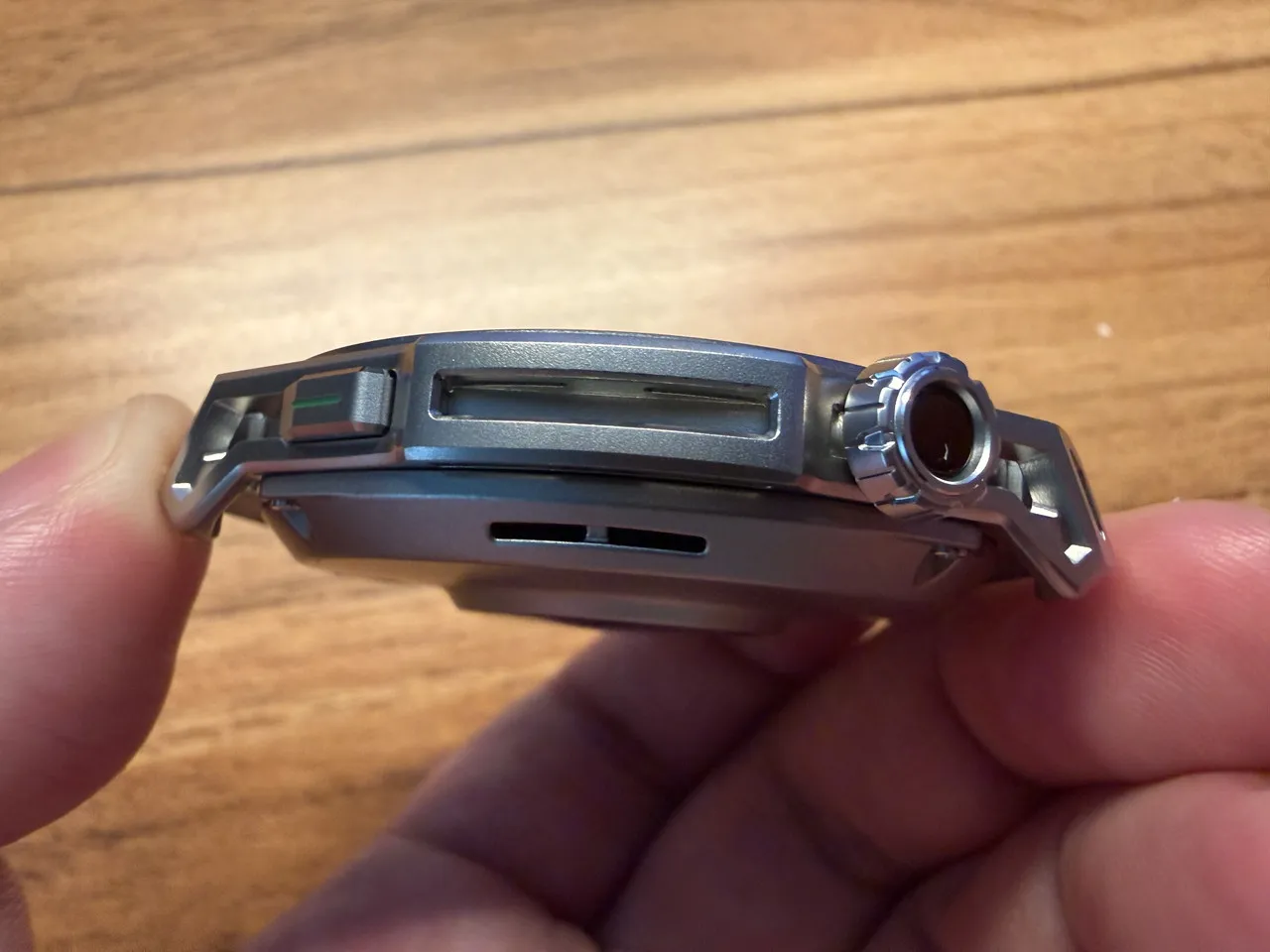 Amazfit Balance 3の右側面