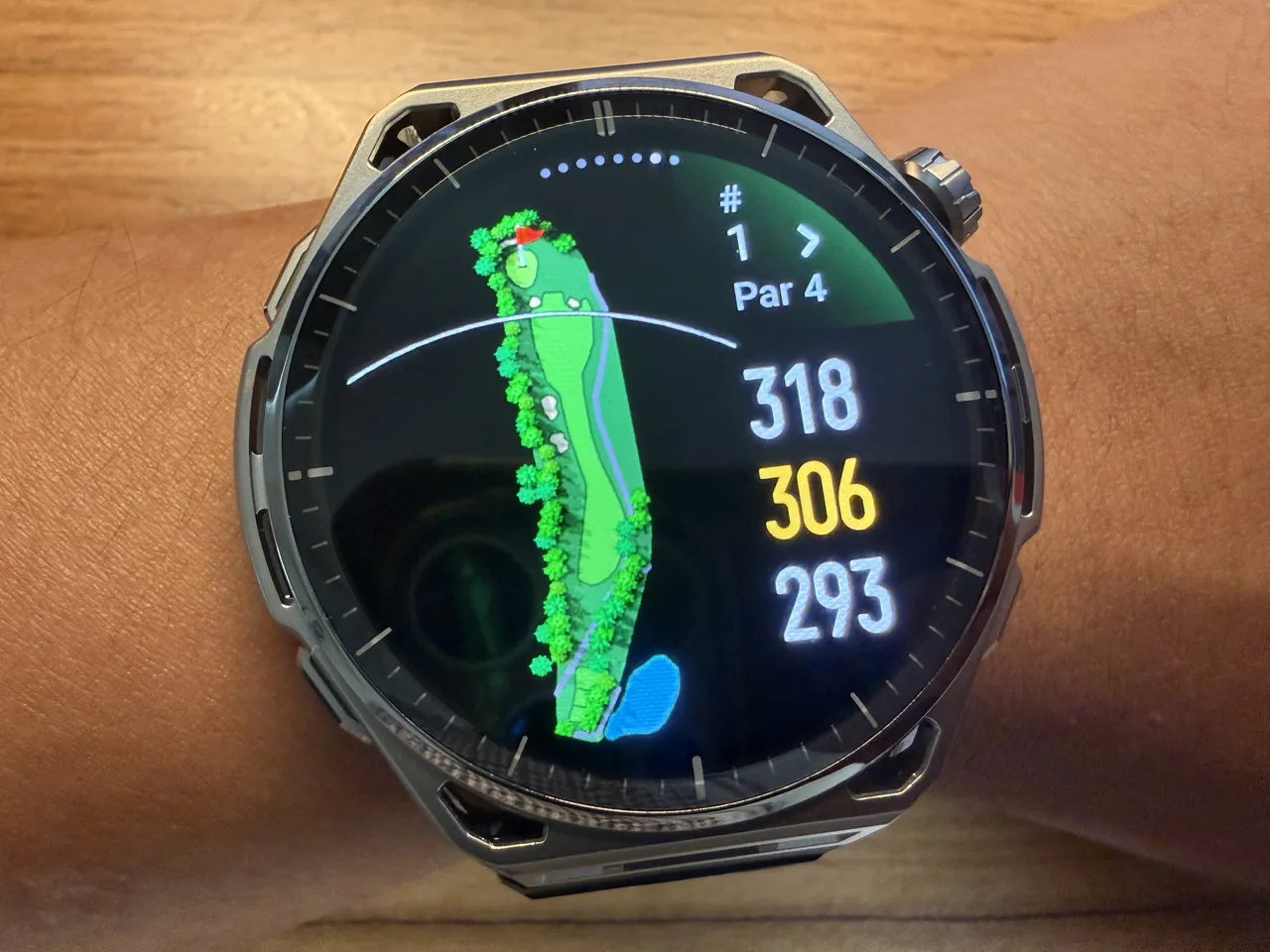 Amazfit Balance 3の画面にゴルフコース情報を映している