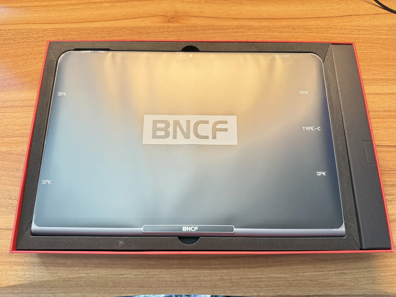BNCF CinePad 13の箱を開けた