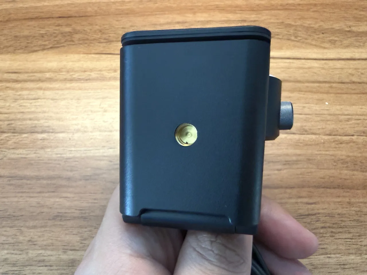 EMEET SmartCam S600Lのスタンド底部
