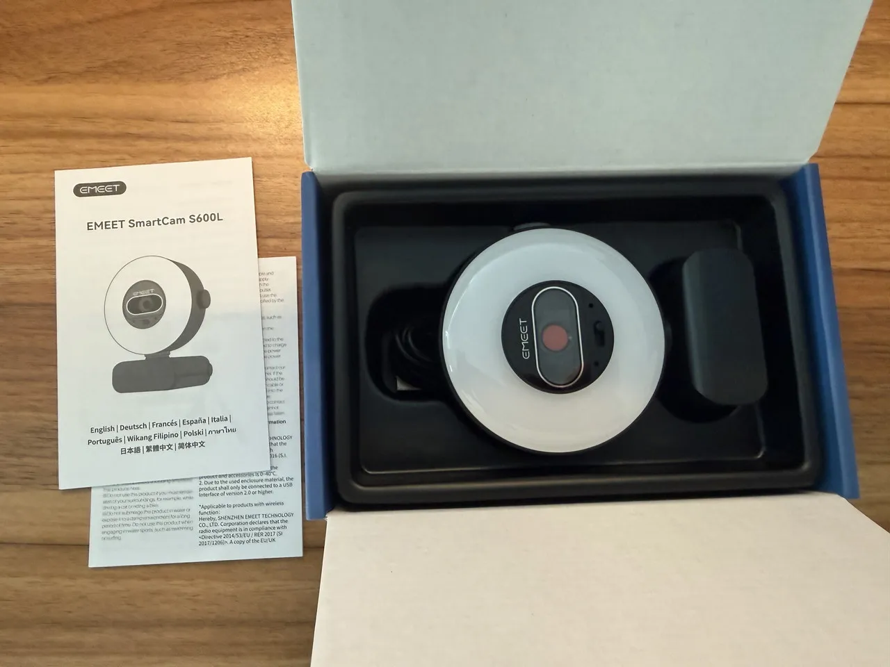 EMEET SmartCam S600Lの箱を開けた