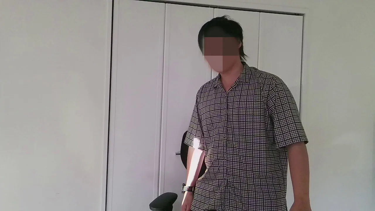 カメラから離れた人物像