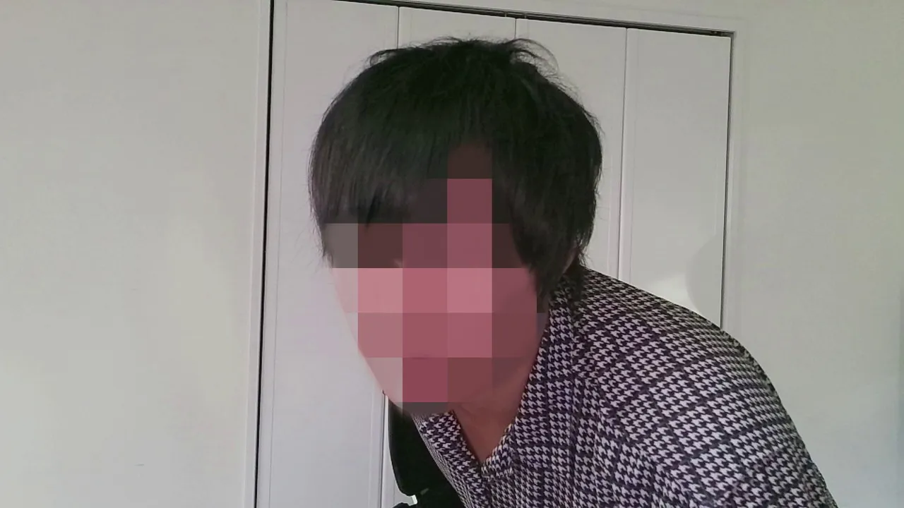 カメラに近づいた人物像