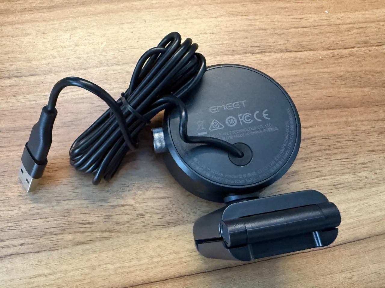 EMEET SmartCam S600Lの背面