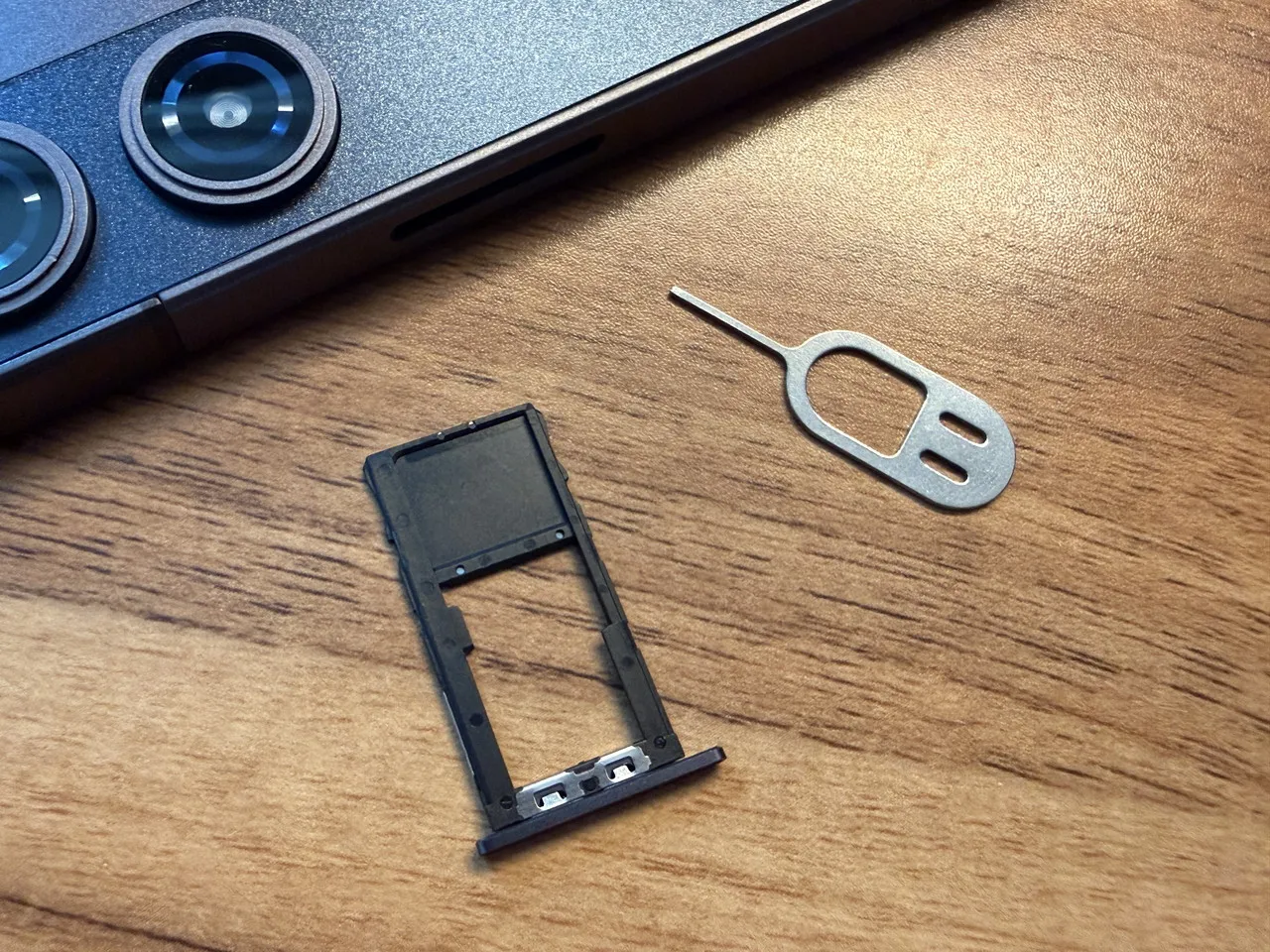 FPD CP10-J1のカードスロットを開いた