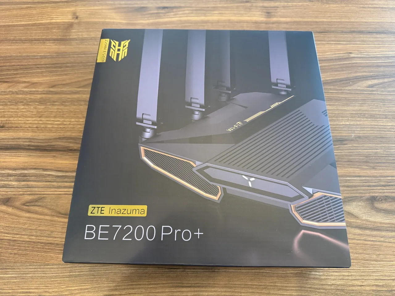ZTE Inazuma BE7200 Pro+の外箱