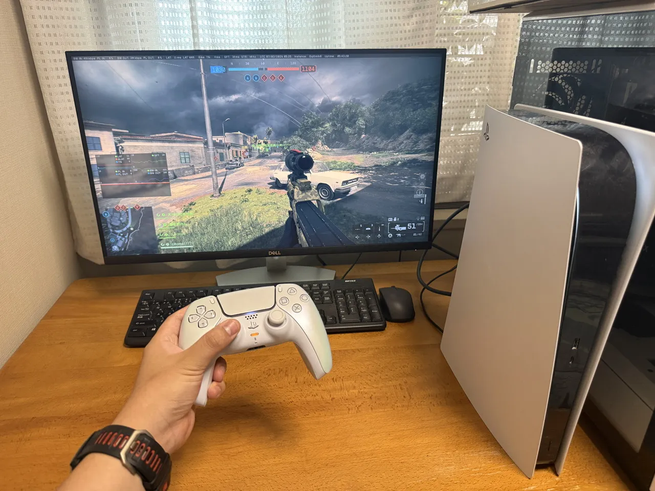 PS5でFPSをプレイしている
