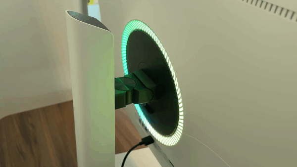 INNOCN GA32V1M MAXのLED点灯の様子
