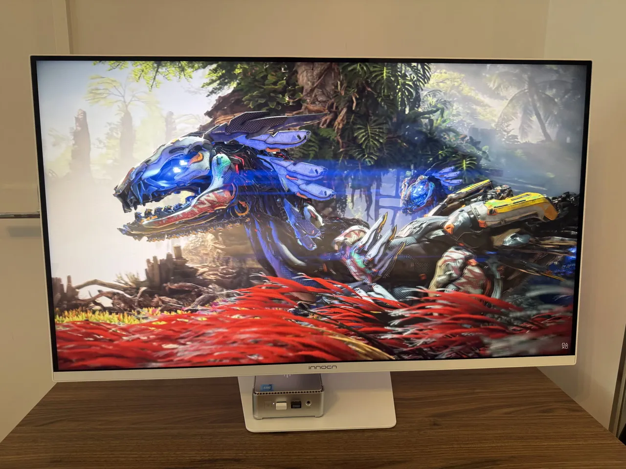 INNOCN GA32V1M MAXでゲームプレイ画面を表示している