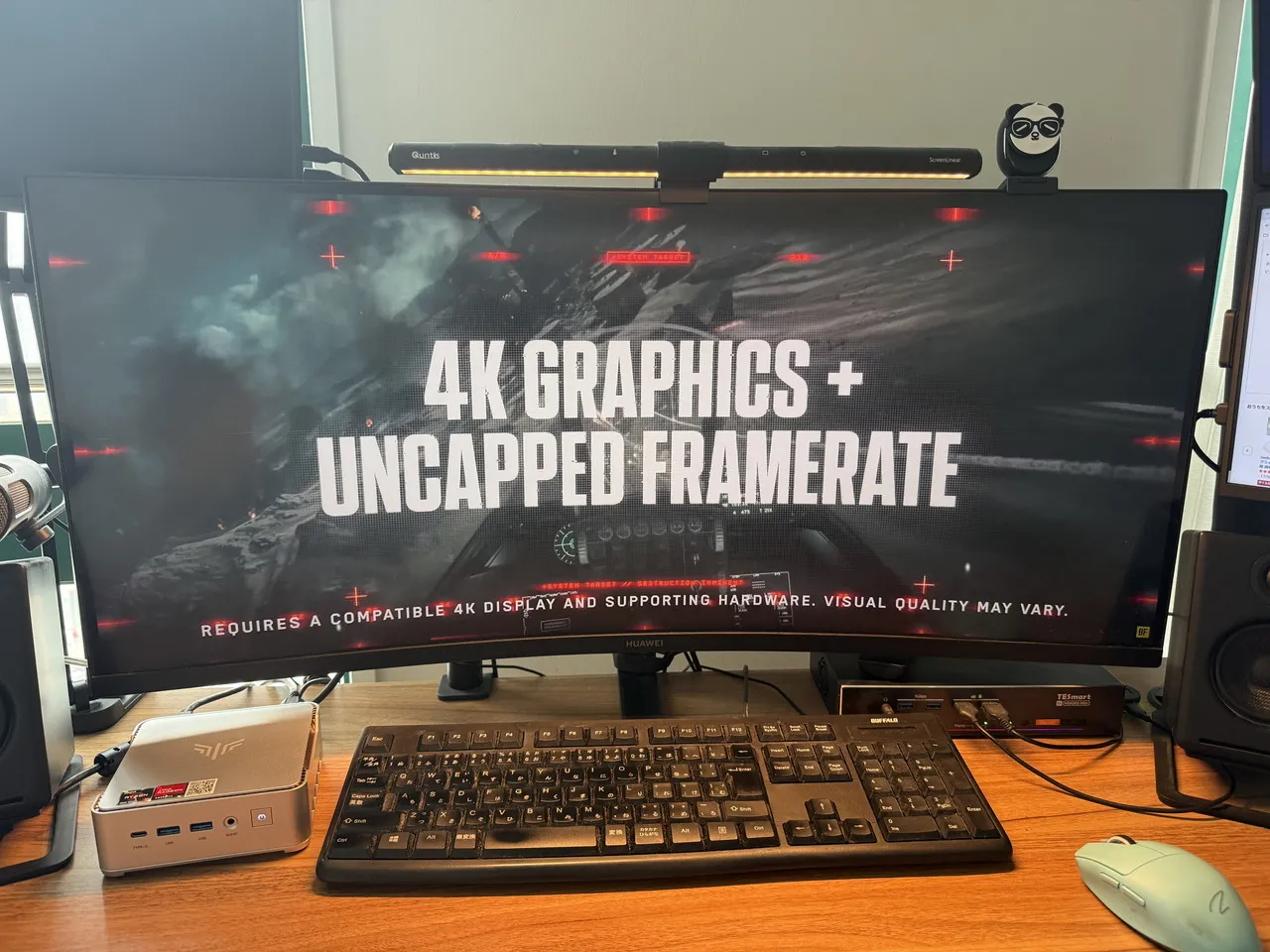 NiPoGi P2でゲームトレーラーを再生している