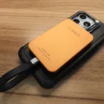 スマホ背面に貼り付けたORICO K5Mini