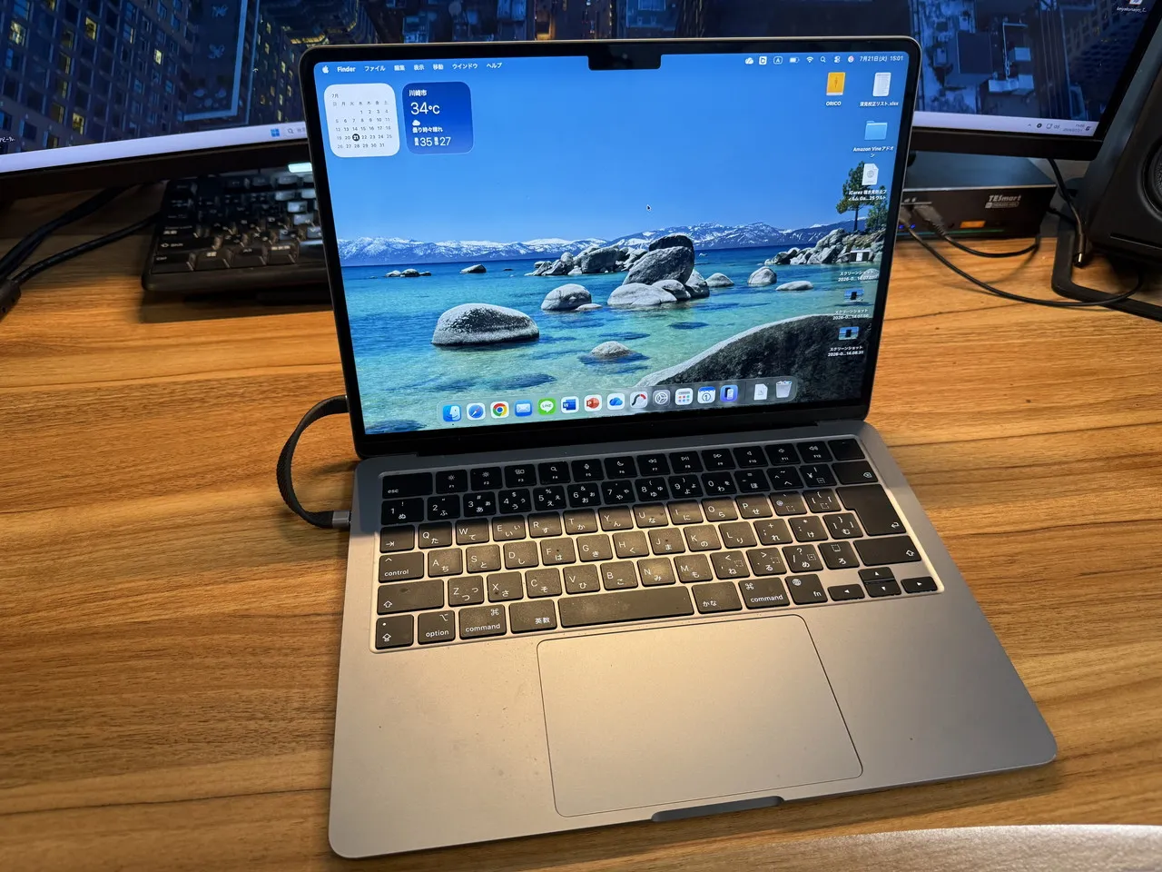 ORICO K5Miniを接続した状態のMacbook Air