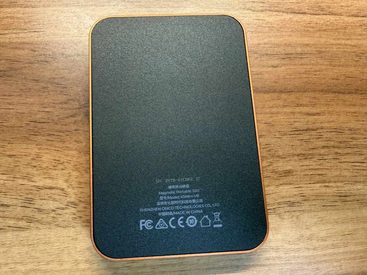ORICO K5Miniの外観(裏面)