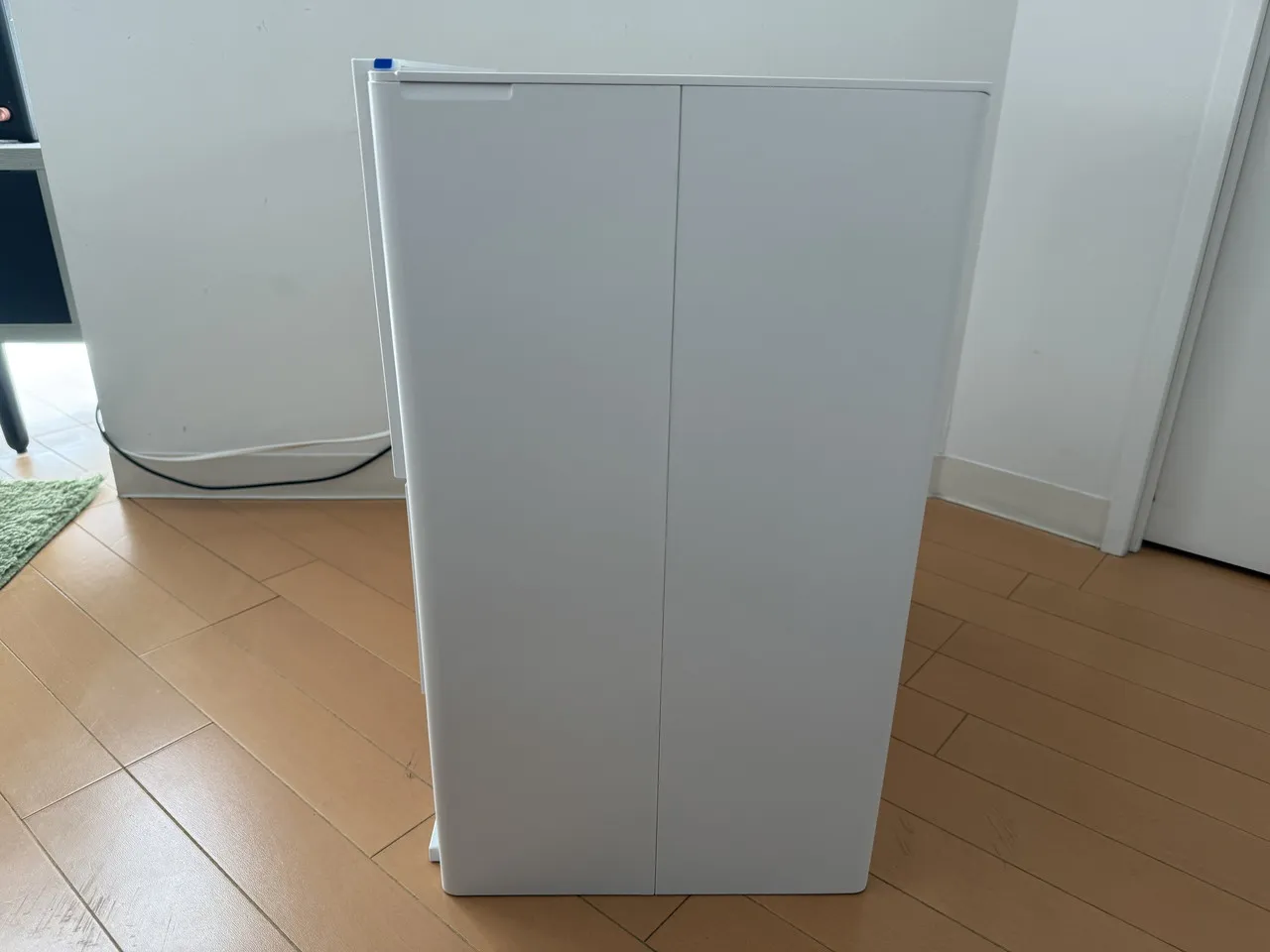 ベースステーションの左側面