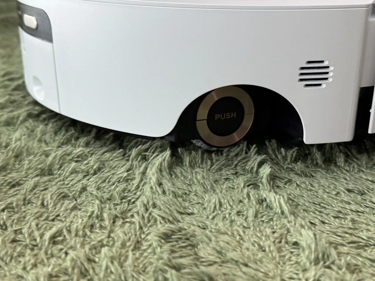 Dreame Aqua10s Roller AEのモップがリフトアップしている