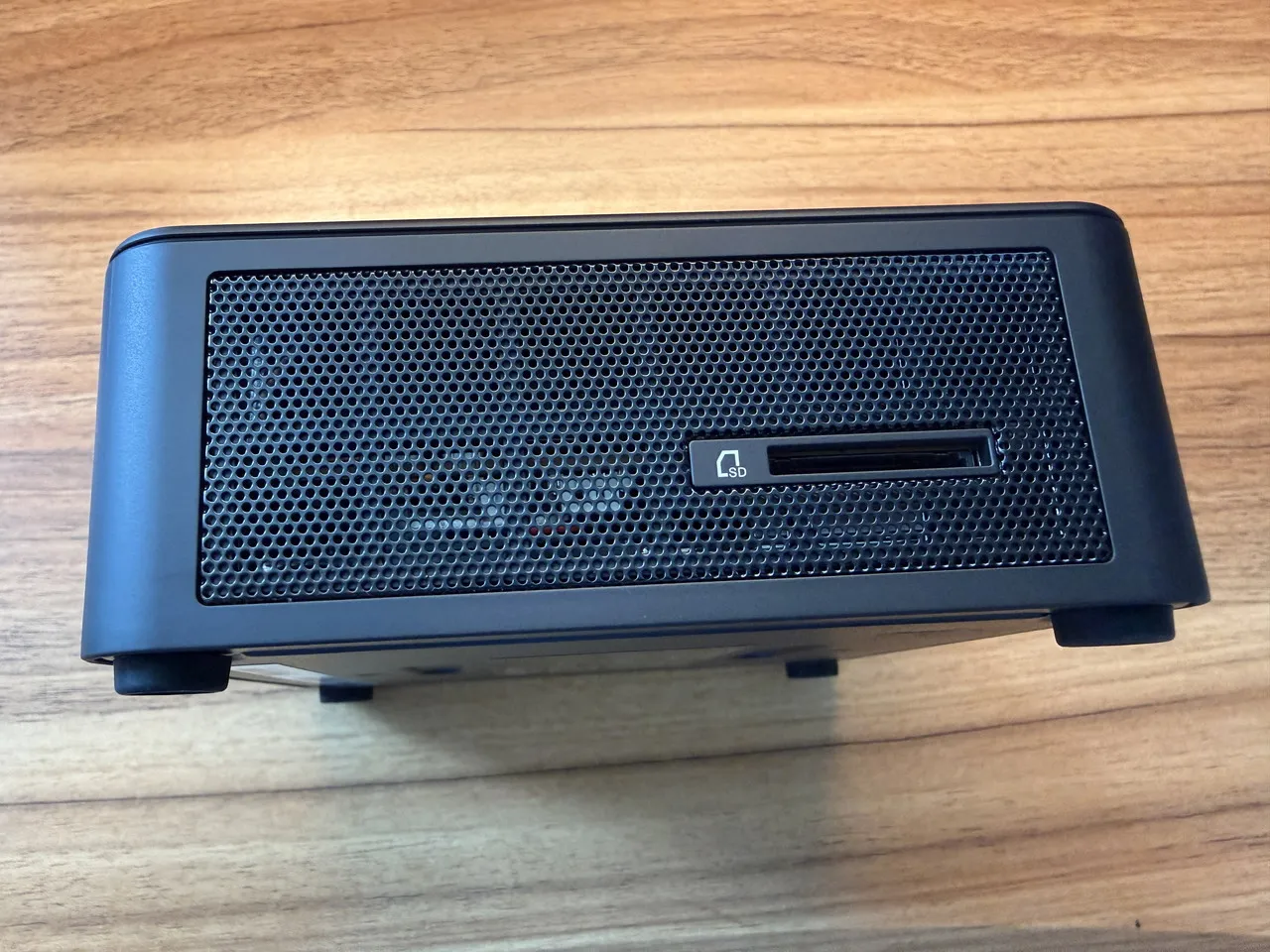 GEEKOM IT13 Maxのカードスロット