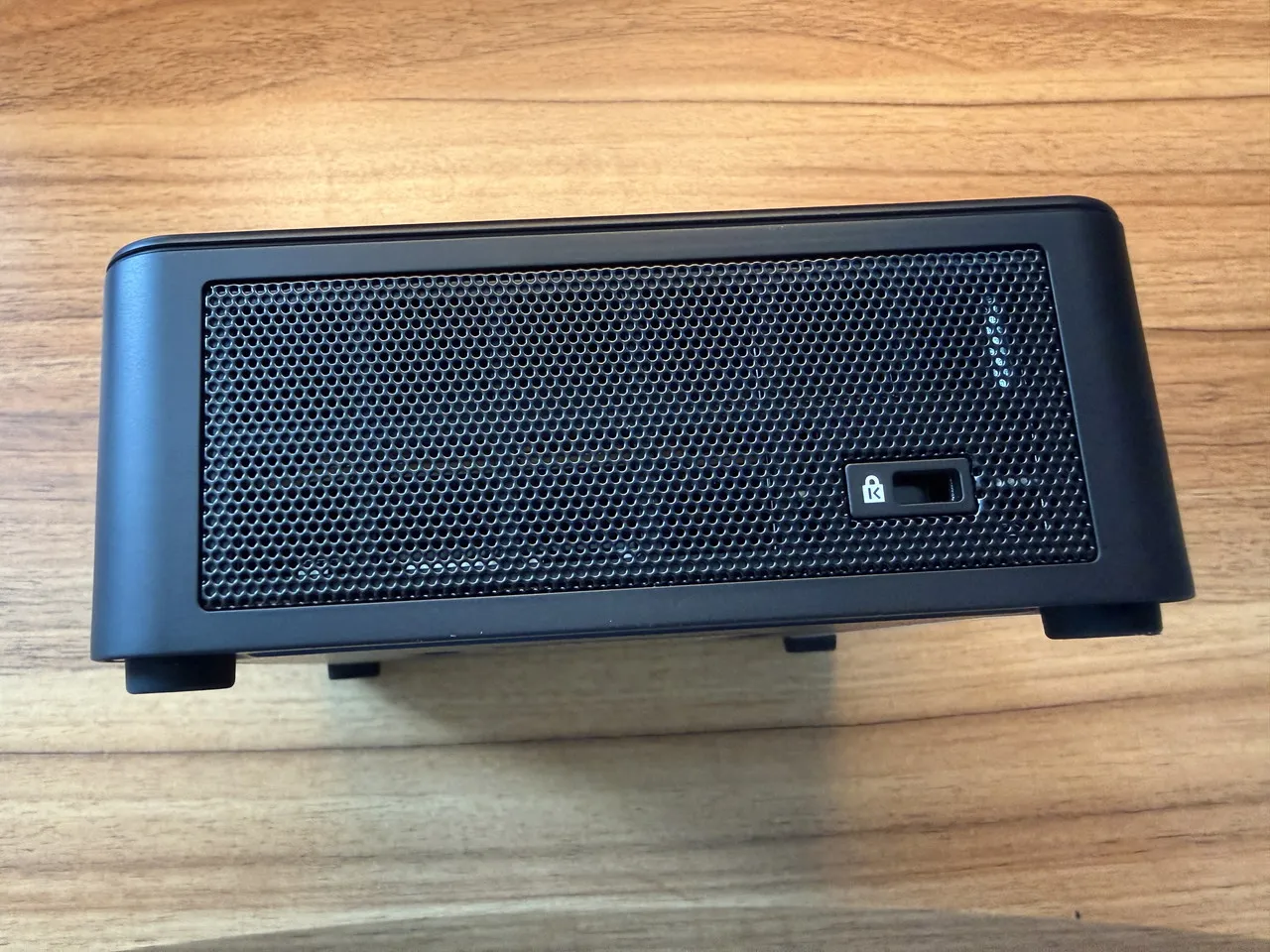GEEKOM IT13 Maxのケンジントンロック穴