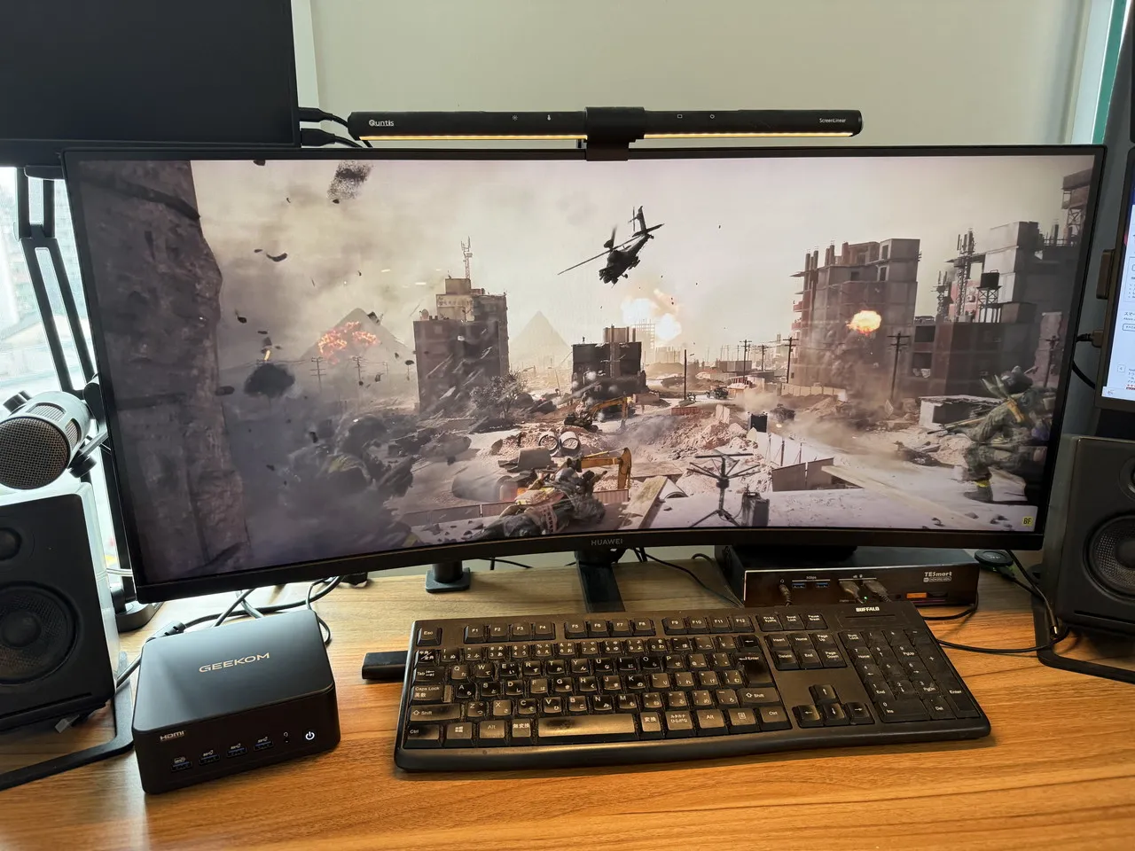 GEEKOM IT13 Maxでゲーム動画を再生している1