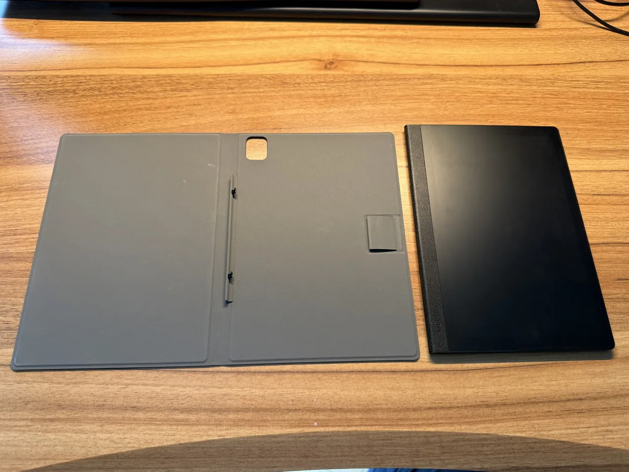 Huion Note Eをケースから外した