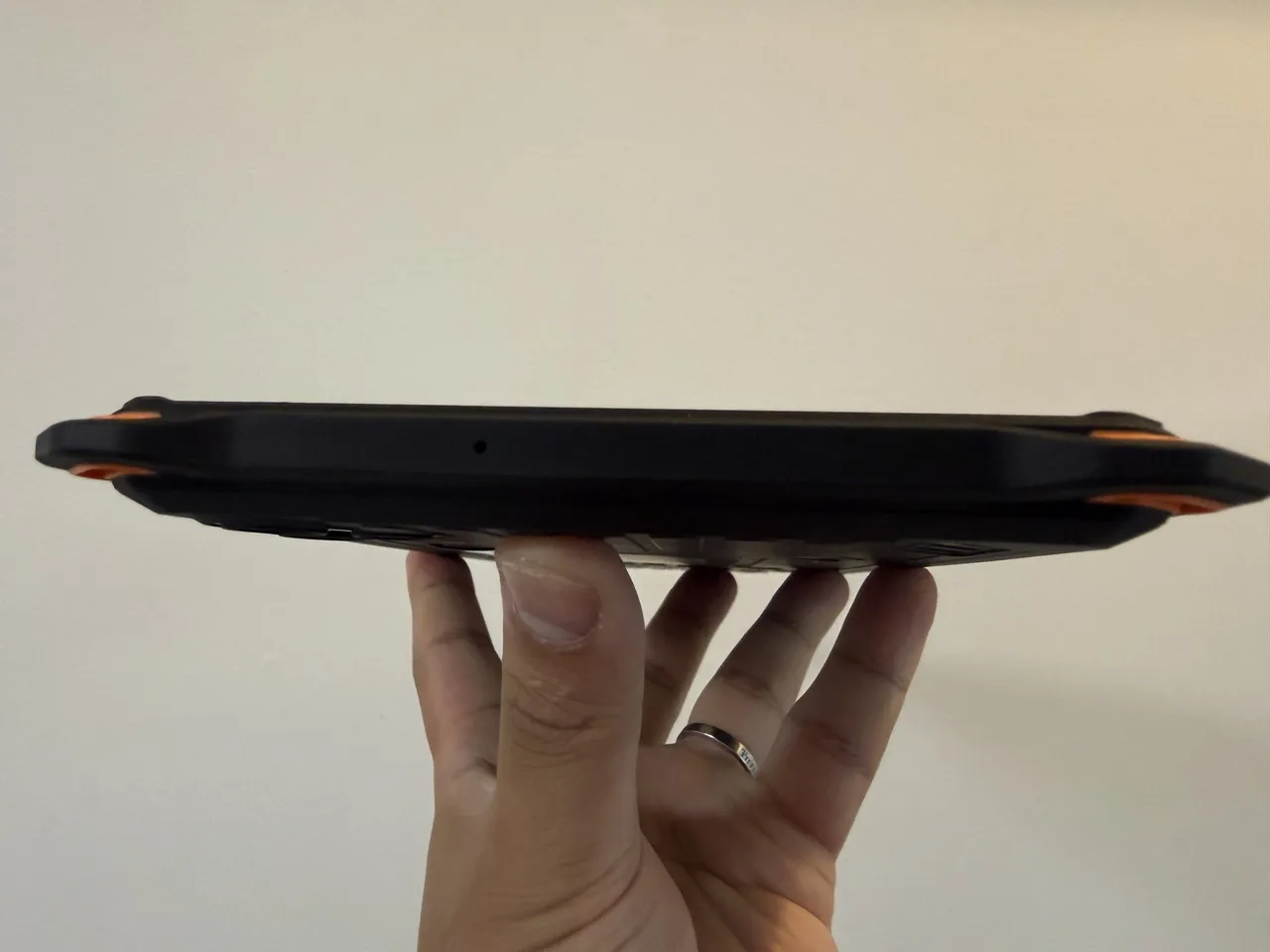 AGM PAD P3 Compactの上部