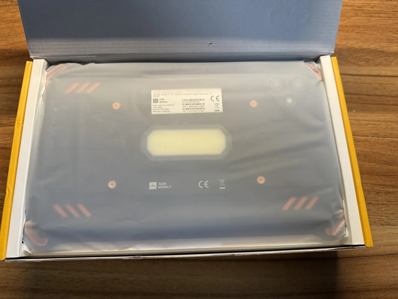 AGM PAD P3 Compactの箱を開けた