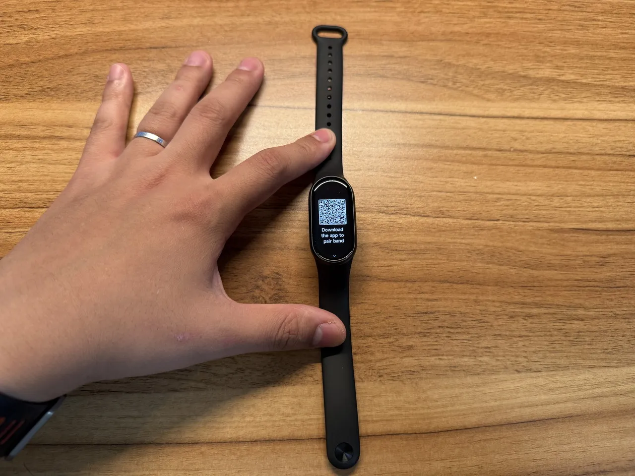 Xiaomi Smart Band 11のストラップを展開した