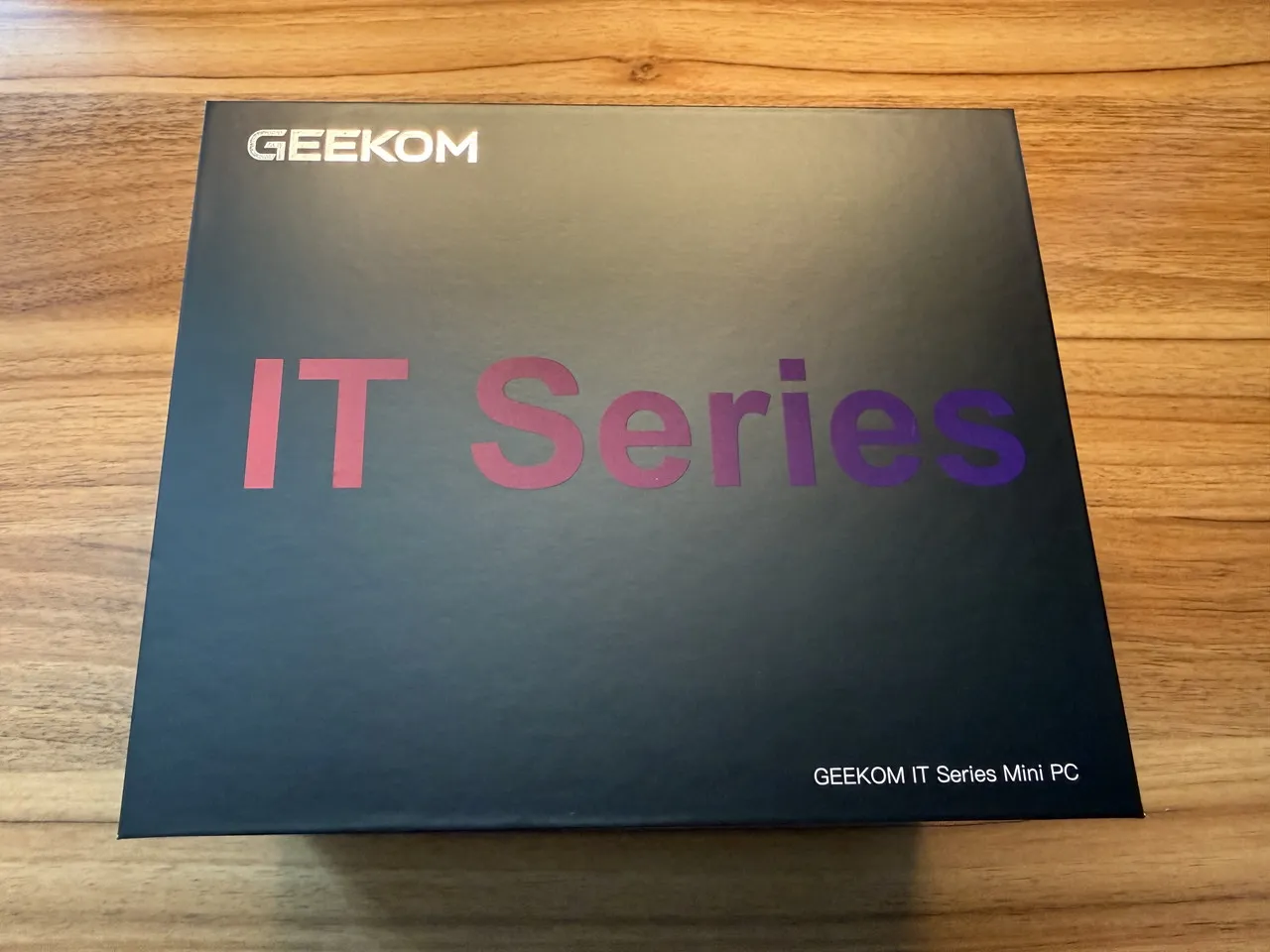 GEEKOM IT13 2026 Editionの外箱