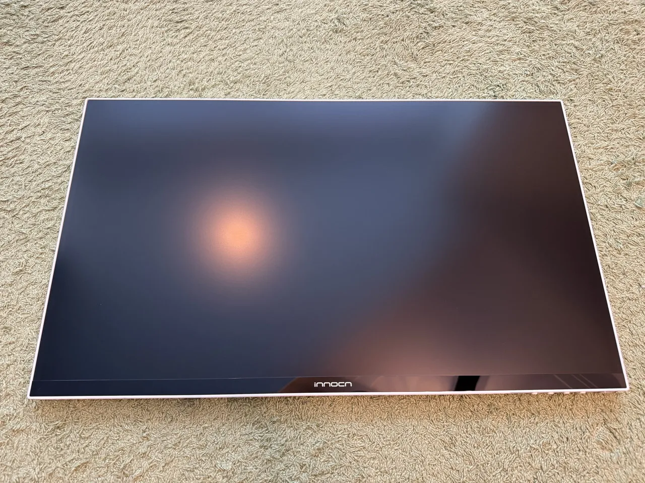 INNOCN CB27U1のモニター本体外観