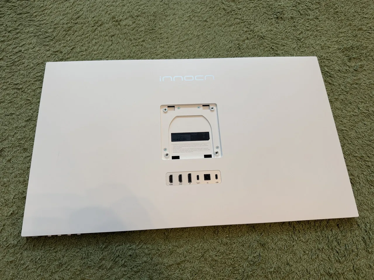 INNOCN CB27U1のモニター本体背面