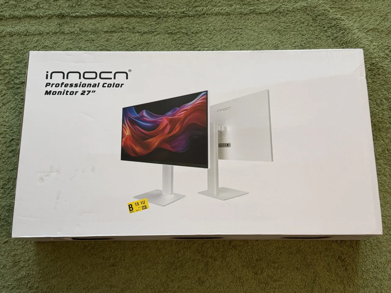 INNOCN CB27U1の外箱