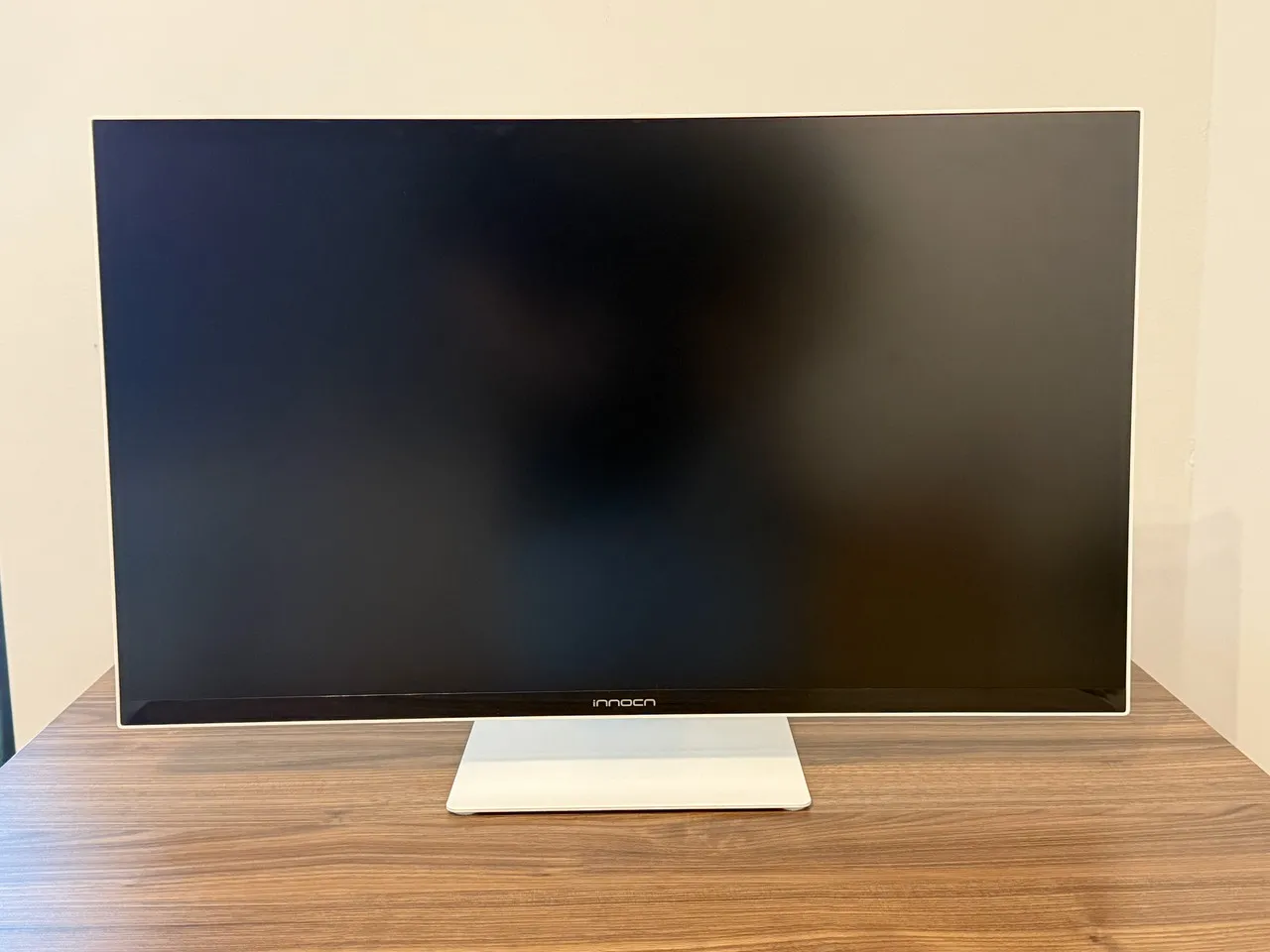 INNOCN CB27U1のモニター部分を一番下まで下げた