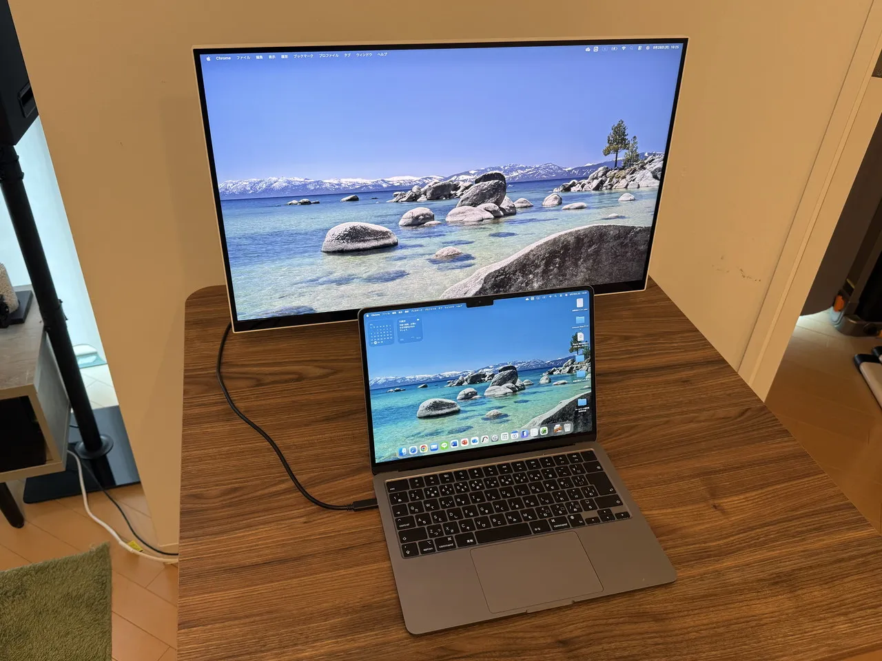 INNOCN CB27U1にMacBook Airを接続した