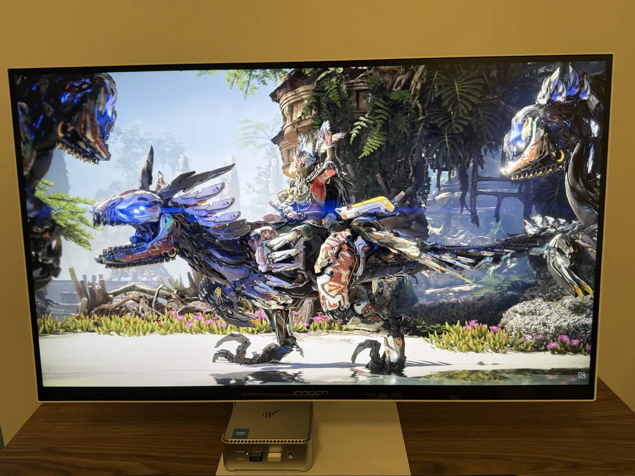 INNOCN CB27U1でゲーム画面を表示している