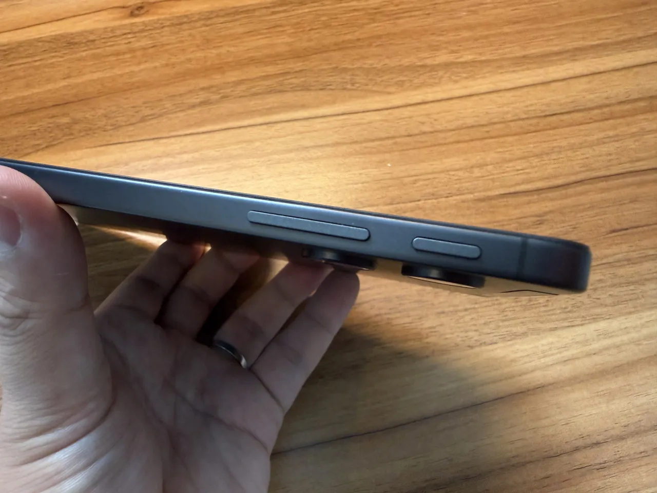 TECLAST T60Miniの右側面インターフェース