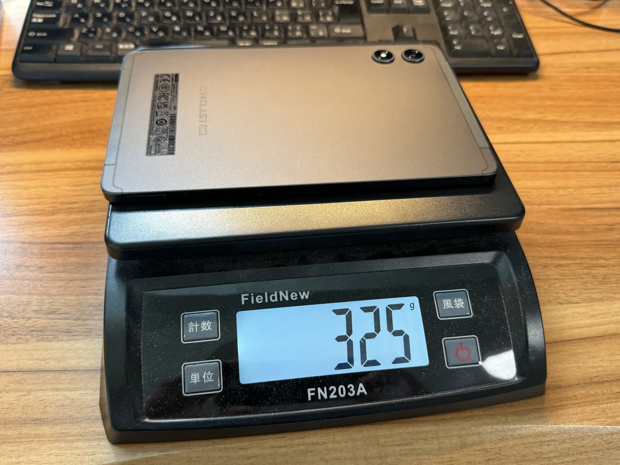 TECLAST T60Miniを計量している