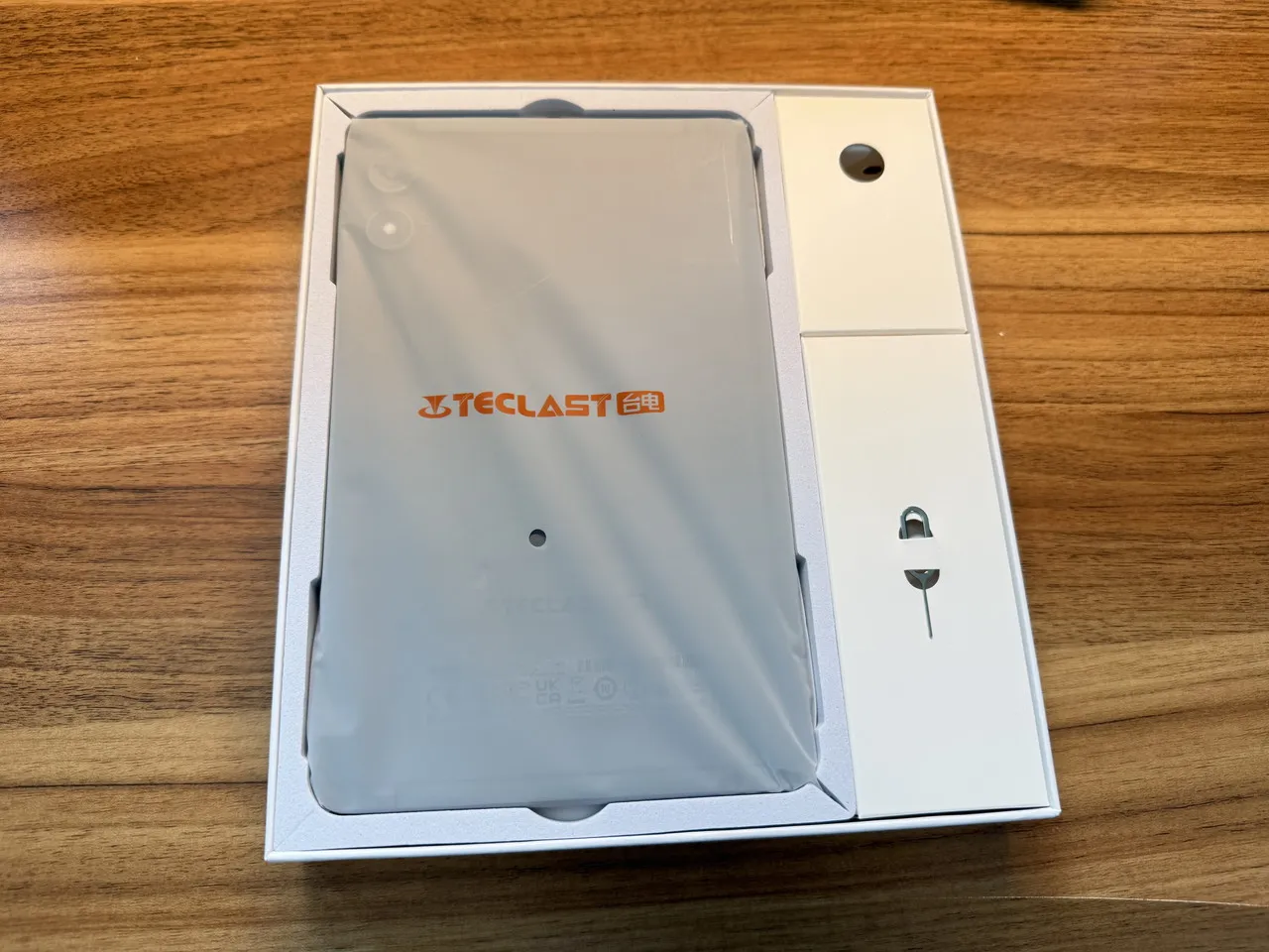 TECLAST T60Miniの箱を開けた