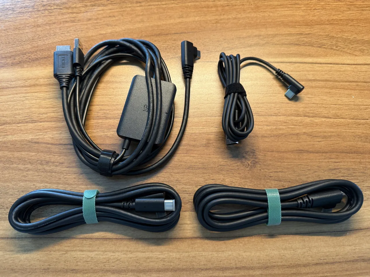XPPen Artist Ultra 14の付属品2