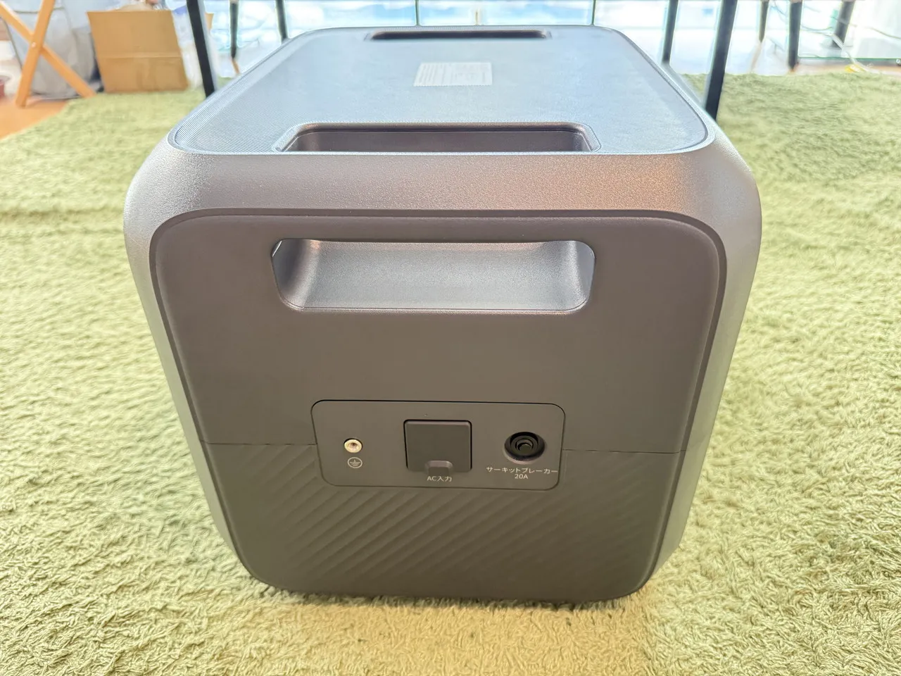 BLUETTI AORA 300の側面インターフェース