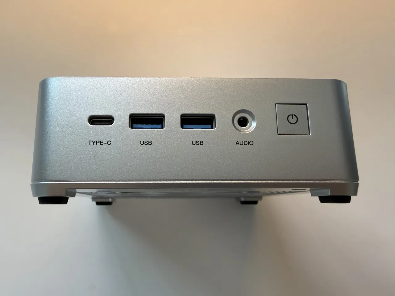 NiPoGi P2(Core 5 320)の正面インターフェース