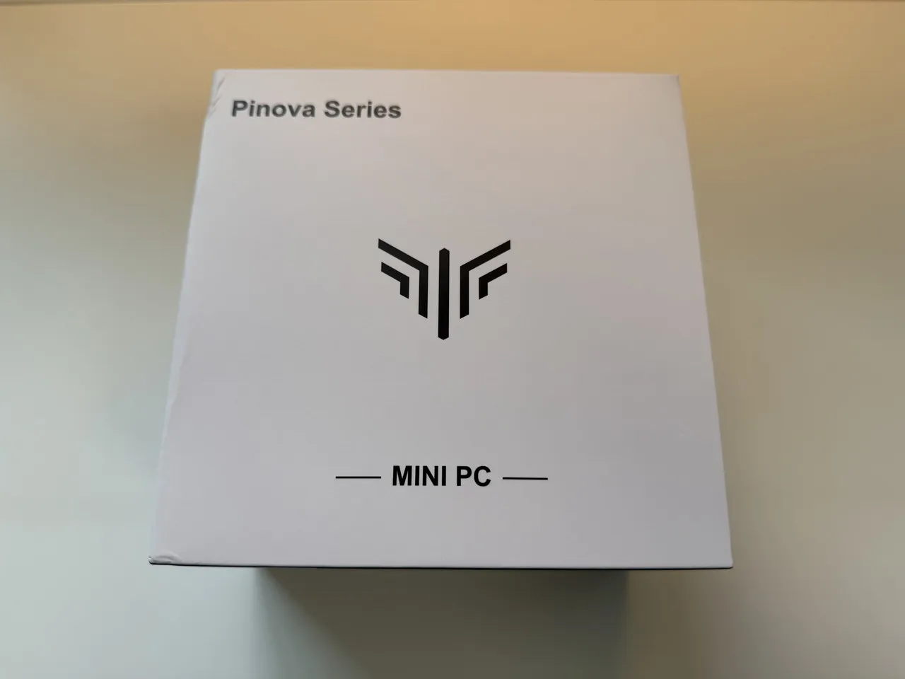 NiPoGi P2(Core 5 320)の外箱
