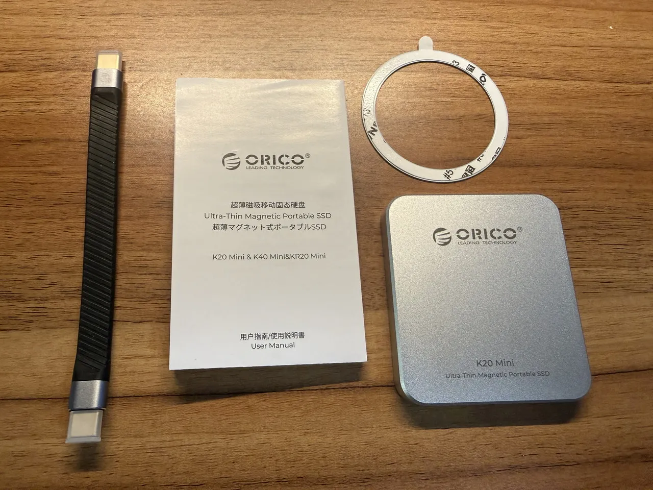 ORICO K20 Miniのパッケージ付属品一式