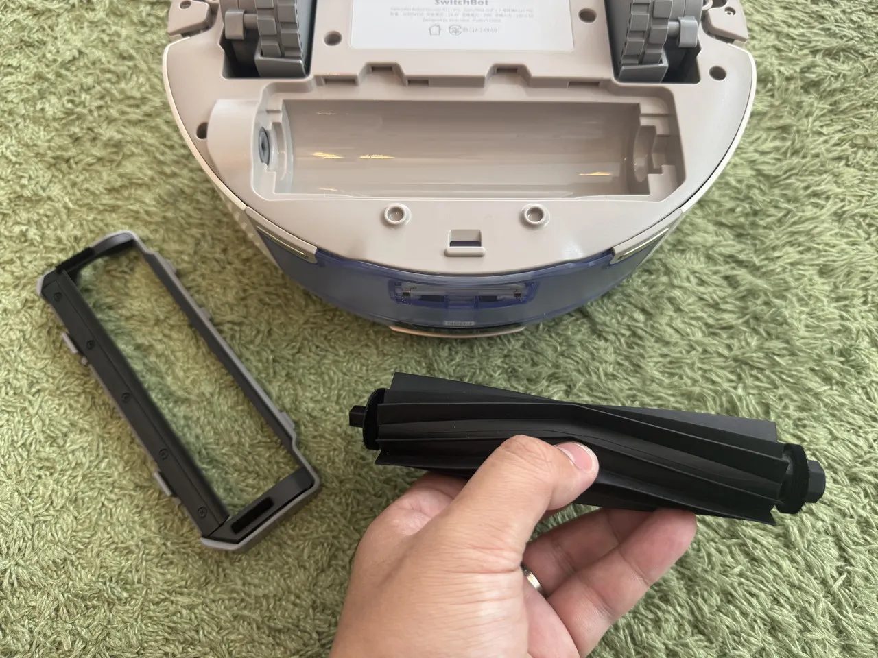 ゴム製メインブラシを取り外した