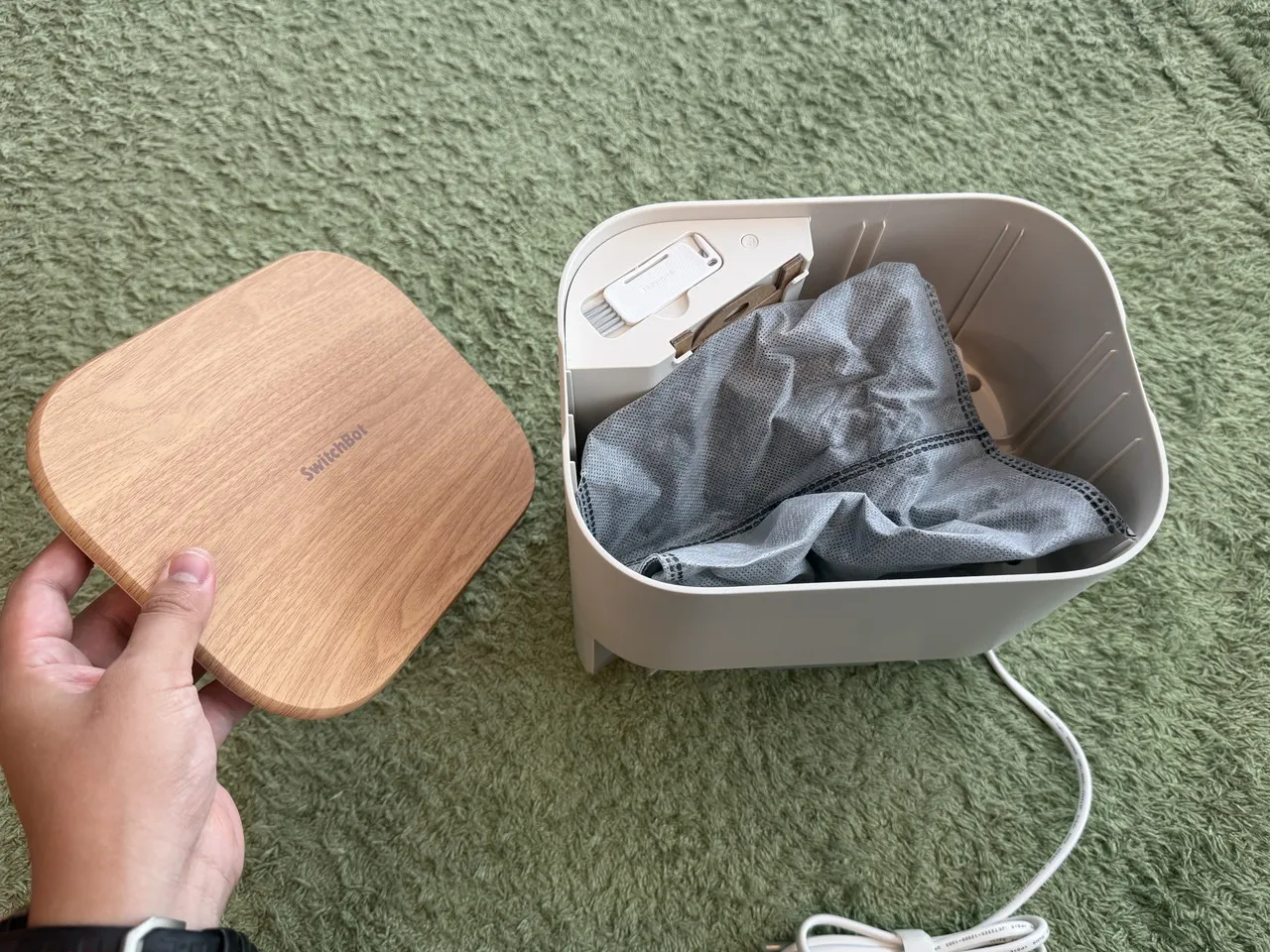 天面の木目調カバーを取り外した