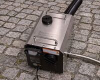 BougeRV 一体型FFヒーターを屋外で使用している様子