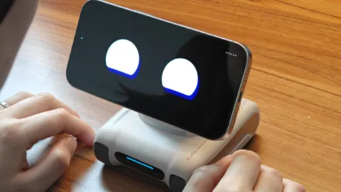 ユーザーに向き合ってくれるLOOI（ルーイ）