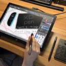 XPPen Artist Ultra 14にペンで絵を描いている